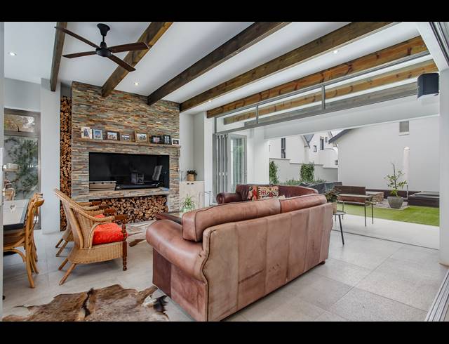 4 BEDROOM FREEHOLD FOR SALE IN LEMOENKLOOF
